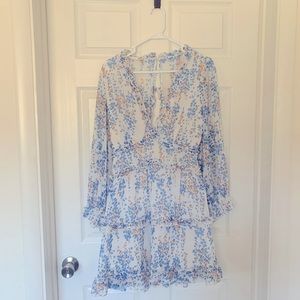 Very cute float dress worn once